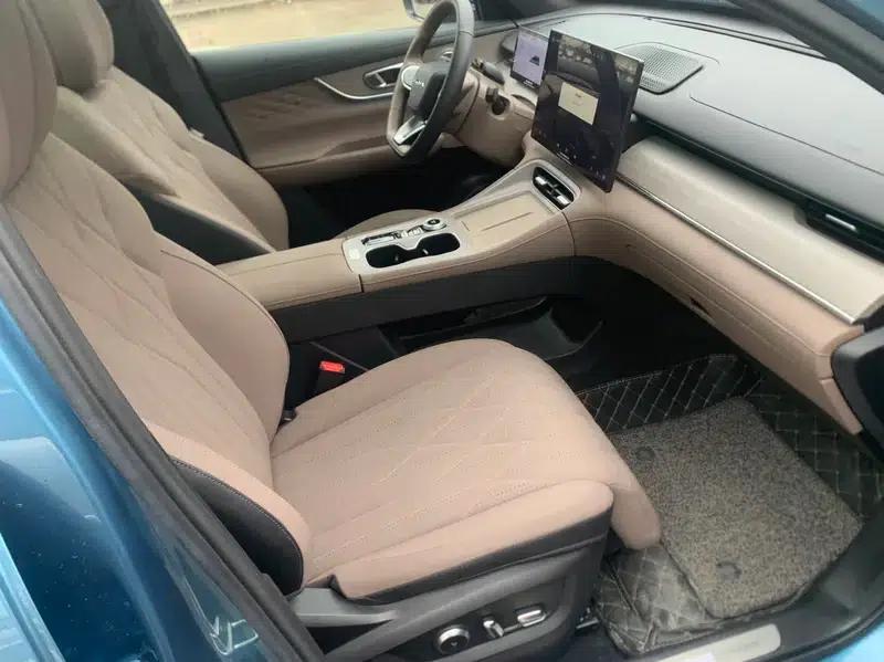 Chery Tiggo 8 PLUS C-DM 2025 1.5T Premium Edition — миниатюра 10