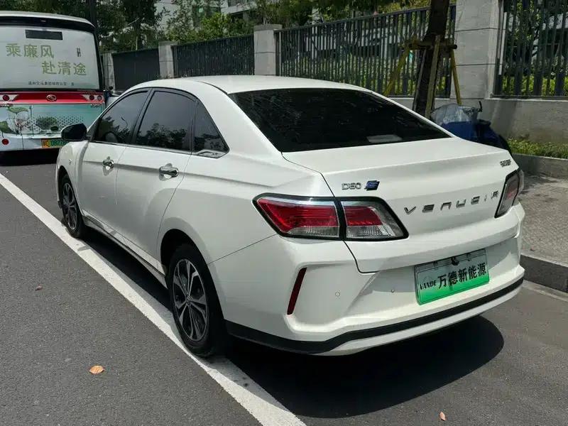 Venucia D60 EV 2022 Battery Swapping Version — миниатюра 4