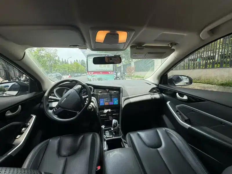 Venucia D60 EV 2022 Battery Swapping Version — миниатюра 7