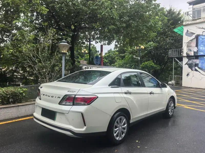 Venucia D60 EV 2022 PLUS CI Comfort Edition — миниатюра 5