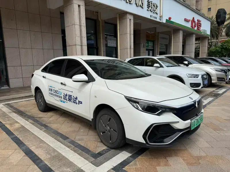 Venucia D60 EV 2022 PLUS SI+ Comfort Edition — миниатюра 3
