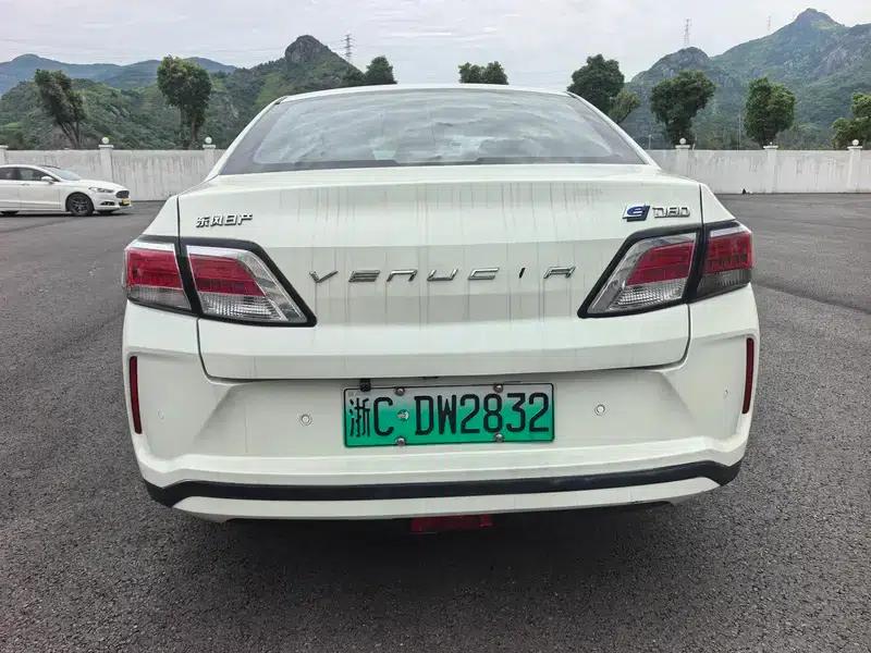 Venucia D60 EV 2022 Standard Range Comfort Edition — миниатюра 3