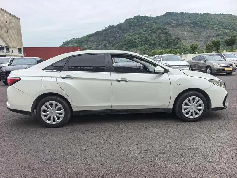 Venucia D60 EV 2022 Standard Range Comfort Edition — миниатюра 5