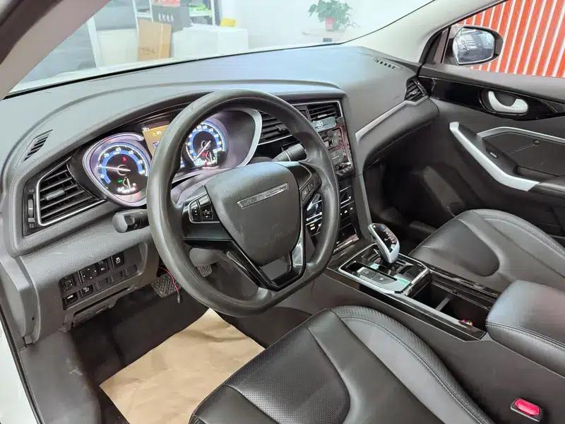 Venucia D60 EV 2022 Standard Range Comfort Edition — миниатюра 14