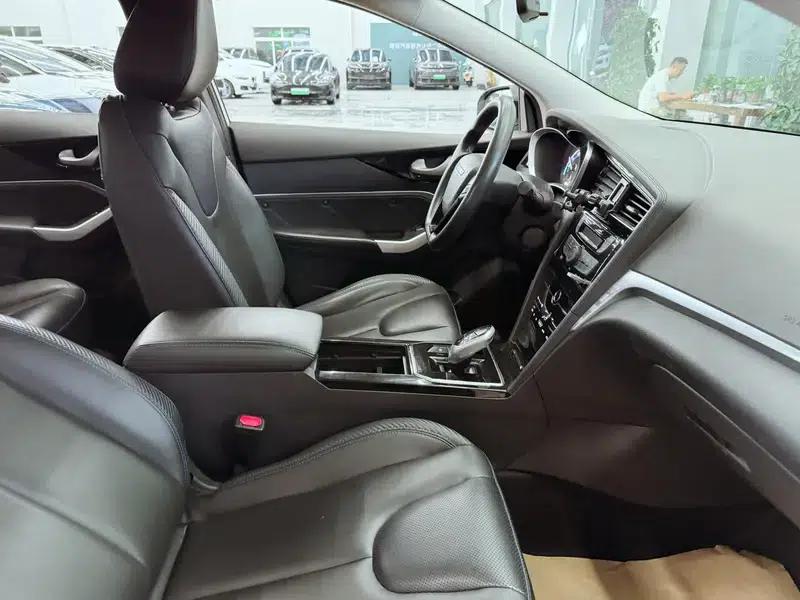 Venucia D60 EV 2022 Standard Range Comfort Edition — миниатюра 19