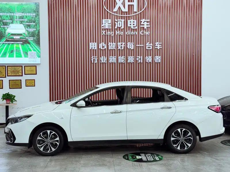 Venucia D60 EV 2022 Standard Range Comfort Edition — миниатюра 4
