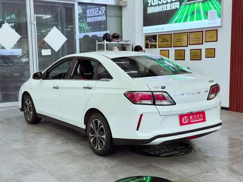 Venucia D60 EV 2022 Standard Range Comfort Edition — миниатюра 5