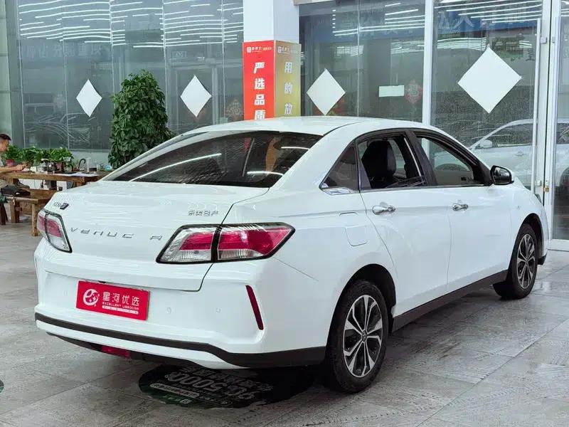 Venucia D60 EV 2022 Standard Range Comfort Edition — миниатюра 7