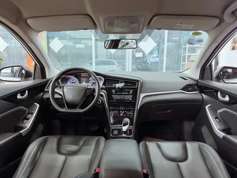 Venucia D60 EV 2022 Standard Range Comfort Edition — миниатюра 9
