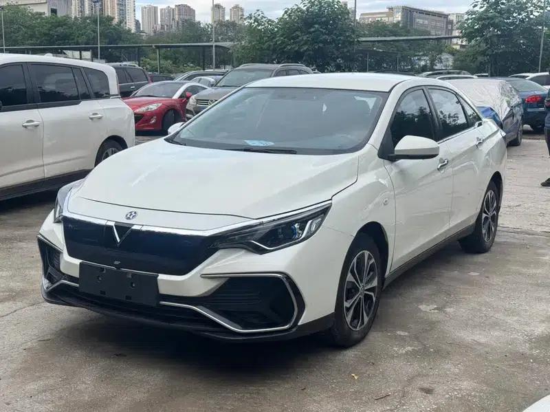 Venucia D60 EV 2022 Standard Range Comfort Edition — миниатюра 1