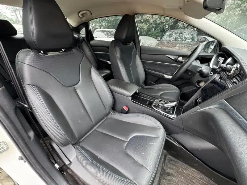 Venucia D60 EV 2022 Standard Range Smart Edition — миниатюра 13