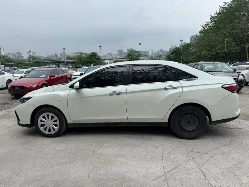 Venucia D60 EV 2022 Standard Range Smart Edition — миниатюра 4