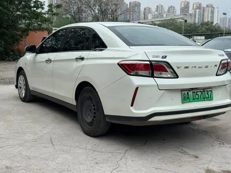 Venucia D60 EV 2022 Standard Range Smart Edition — миниатюра 5
