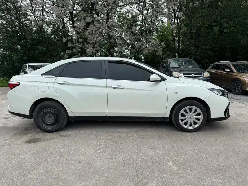 Venucia D60 EV 2022 Standard Range Smart Edition — миниатюра 8