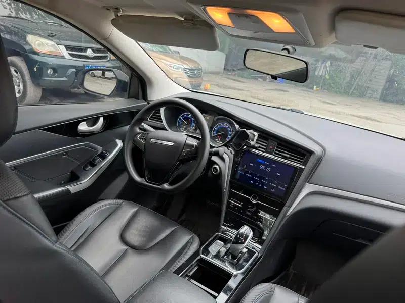 Venucia D60 EV 2022 Standard Range Smart Edition — миниатюра 9