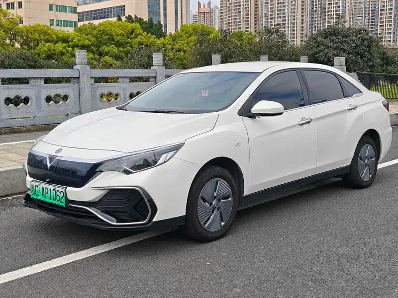 Venucia D60 EV 2022 PLUS SI Comfort Edition — миниатюра 1