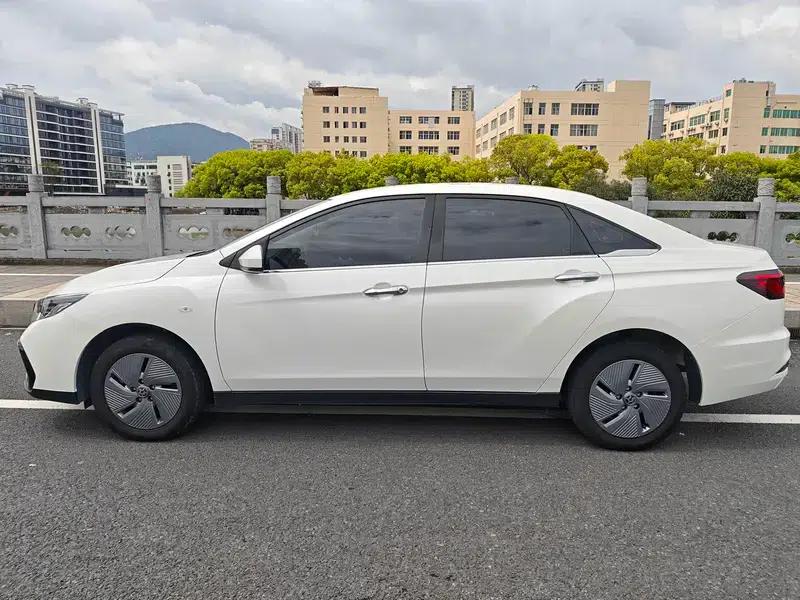 Venucia D60 EV 2022 PLUS SI Comfort Edition — миниатюра 4