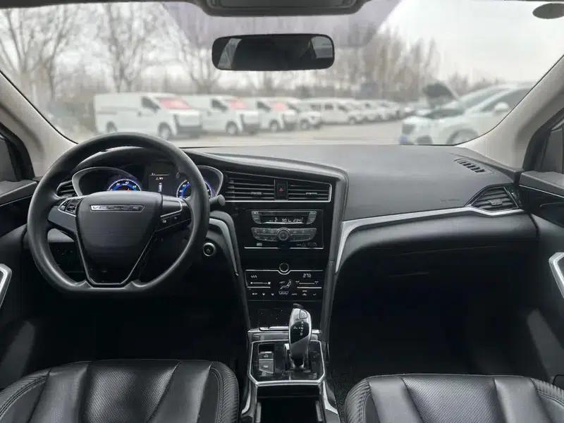 Venucia D60 EV 2022 Standard Range Comfort Edition — миниатюра 6