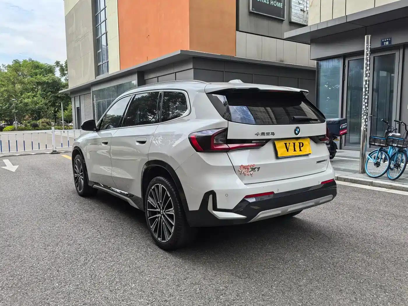 BMW X1 2023 sDrive25Li M Sport Package — миниатюра 15