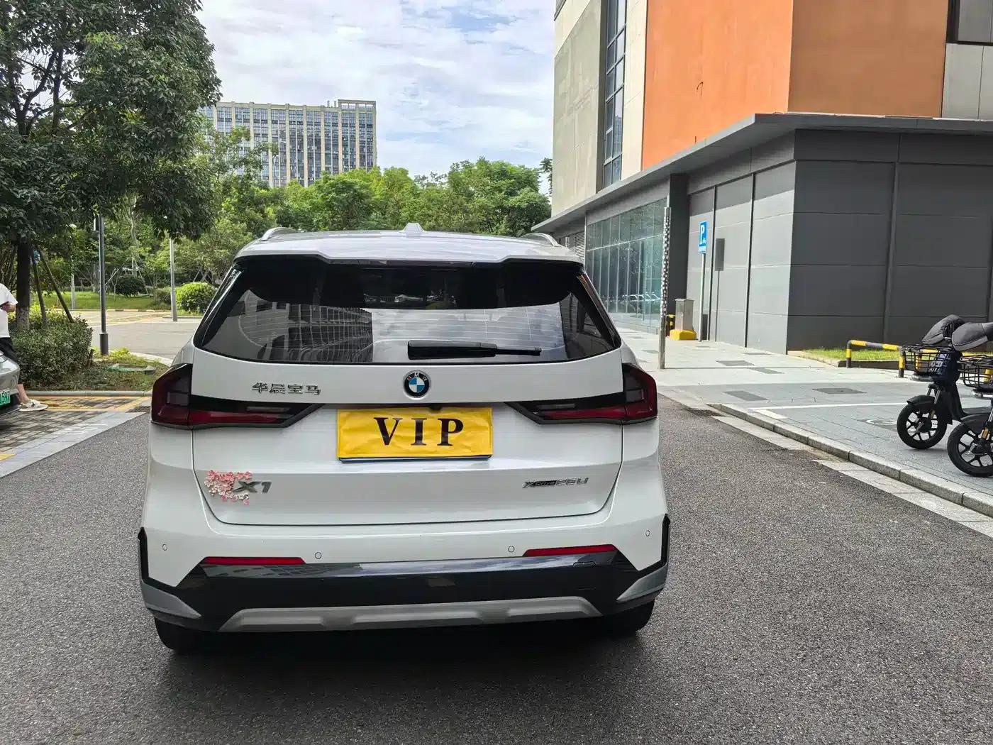 BMW X1 2023 sDrive25Li M Sport Package — миниатюра 16