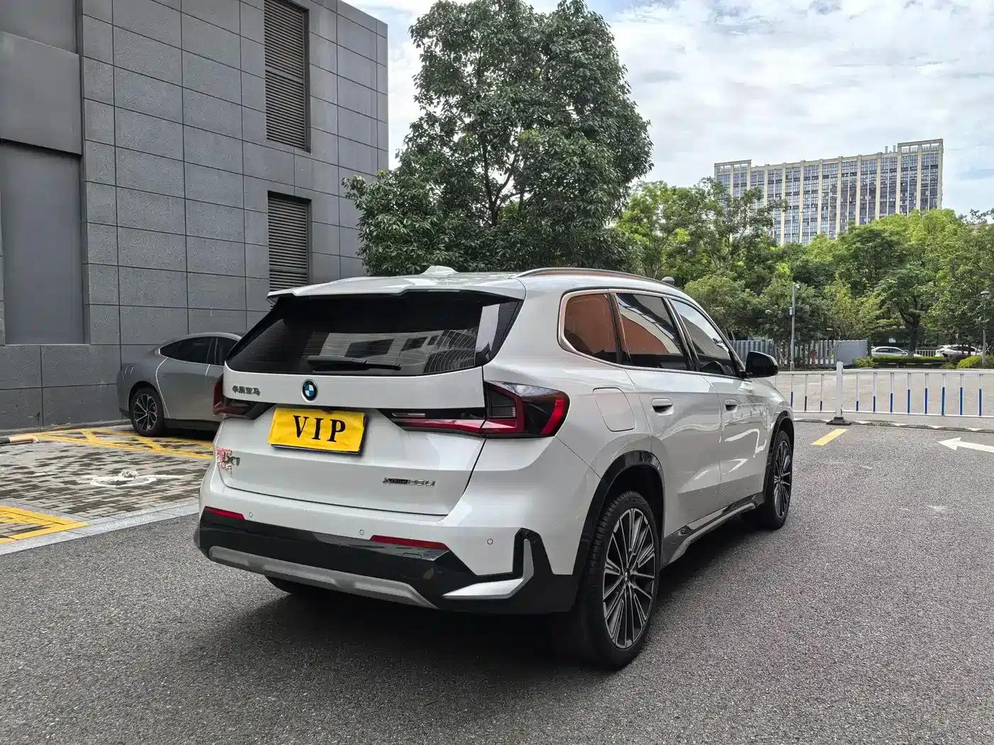 BMW X1 2023 sDrive25Li M Sport Package — миниатюра 17