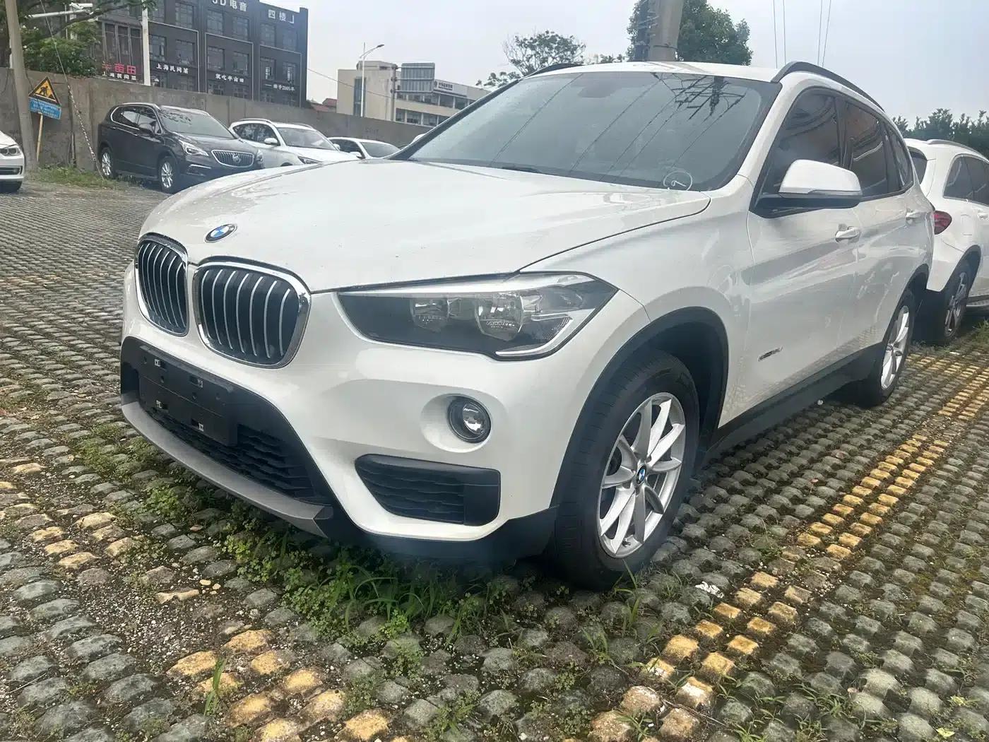BMW X1 2016 sDrive18Li Fashion Edition — миниатюра 1
