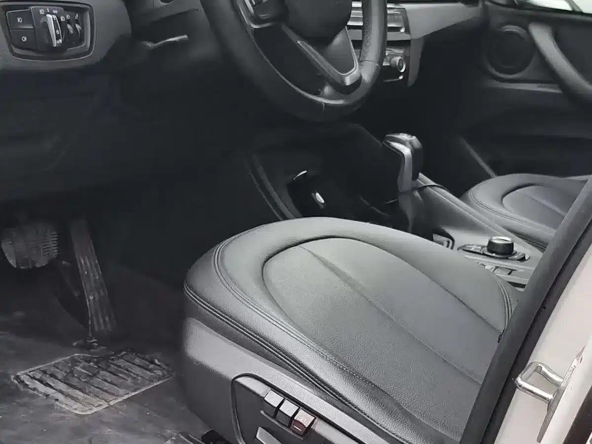 BMW X1 2016 sDrive18Li Fashion Edition — миниатюра 9