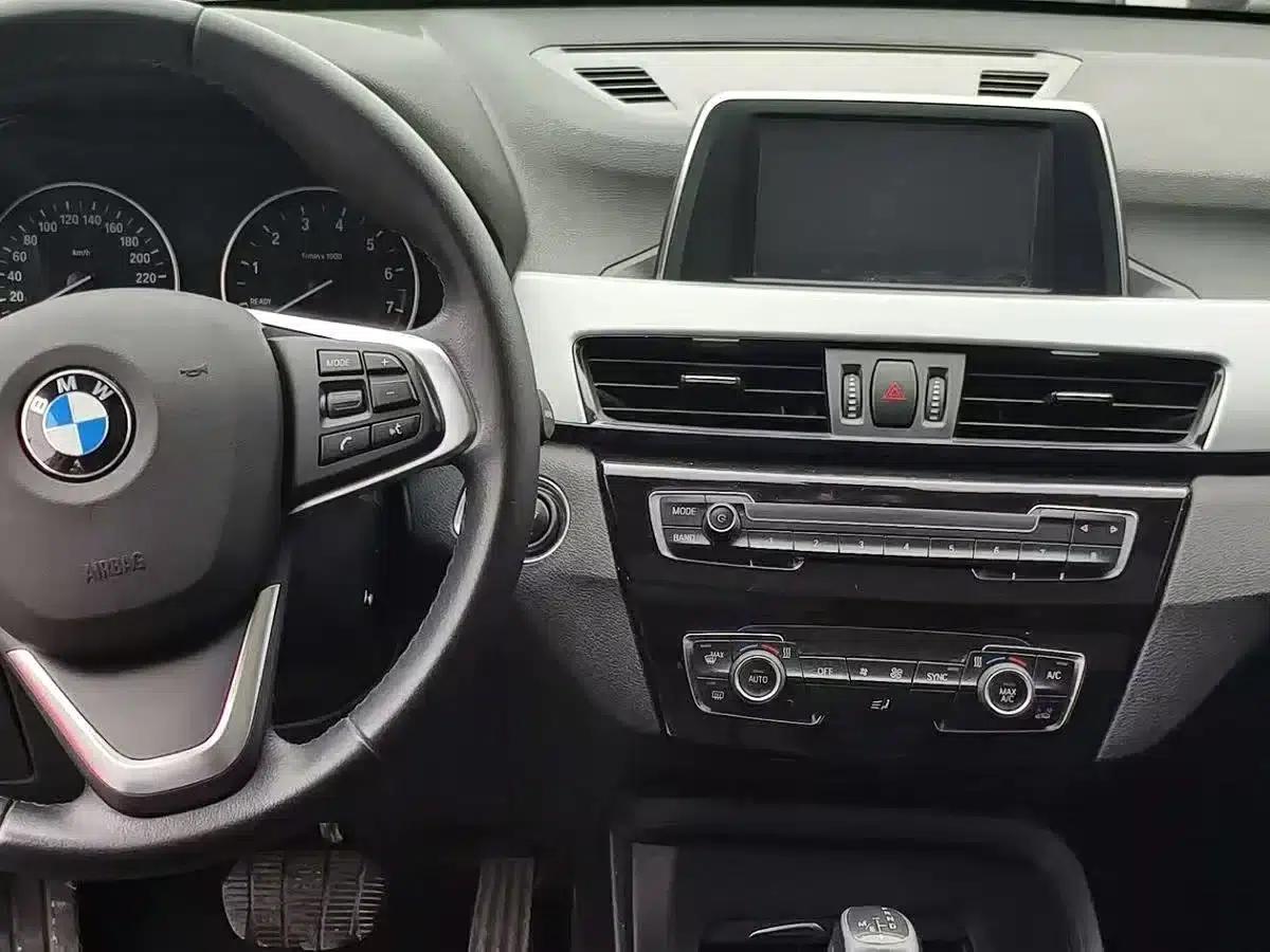 BMW X1 2016 sDrive18Li Fashion Edition — миниатюра 10