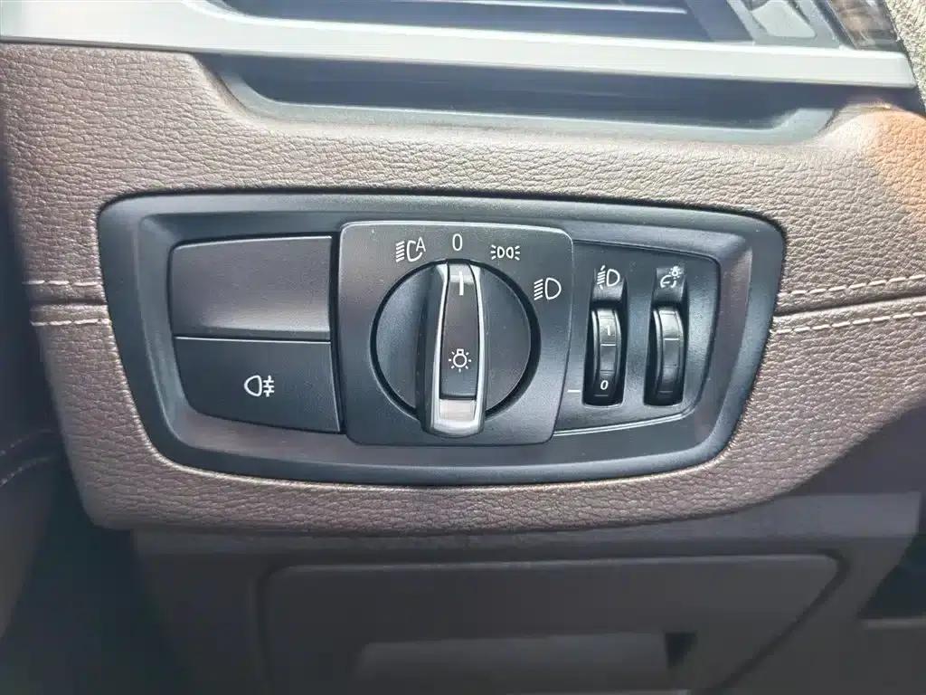 BMW X1 2021 xDrive25Li Premium — миниатюра 32