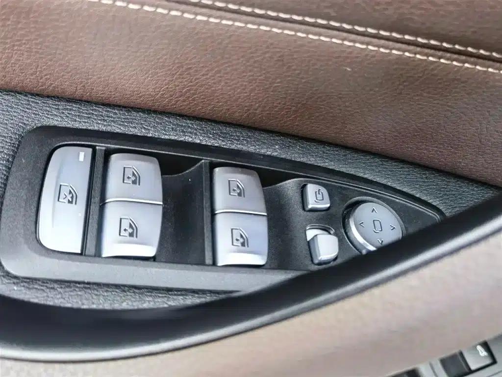 BMW X1 2021 xDrive25Li Premium — миниатюра 34