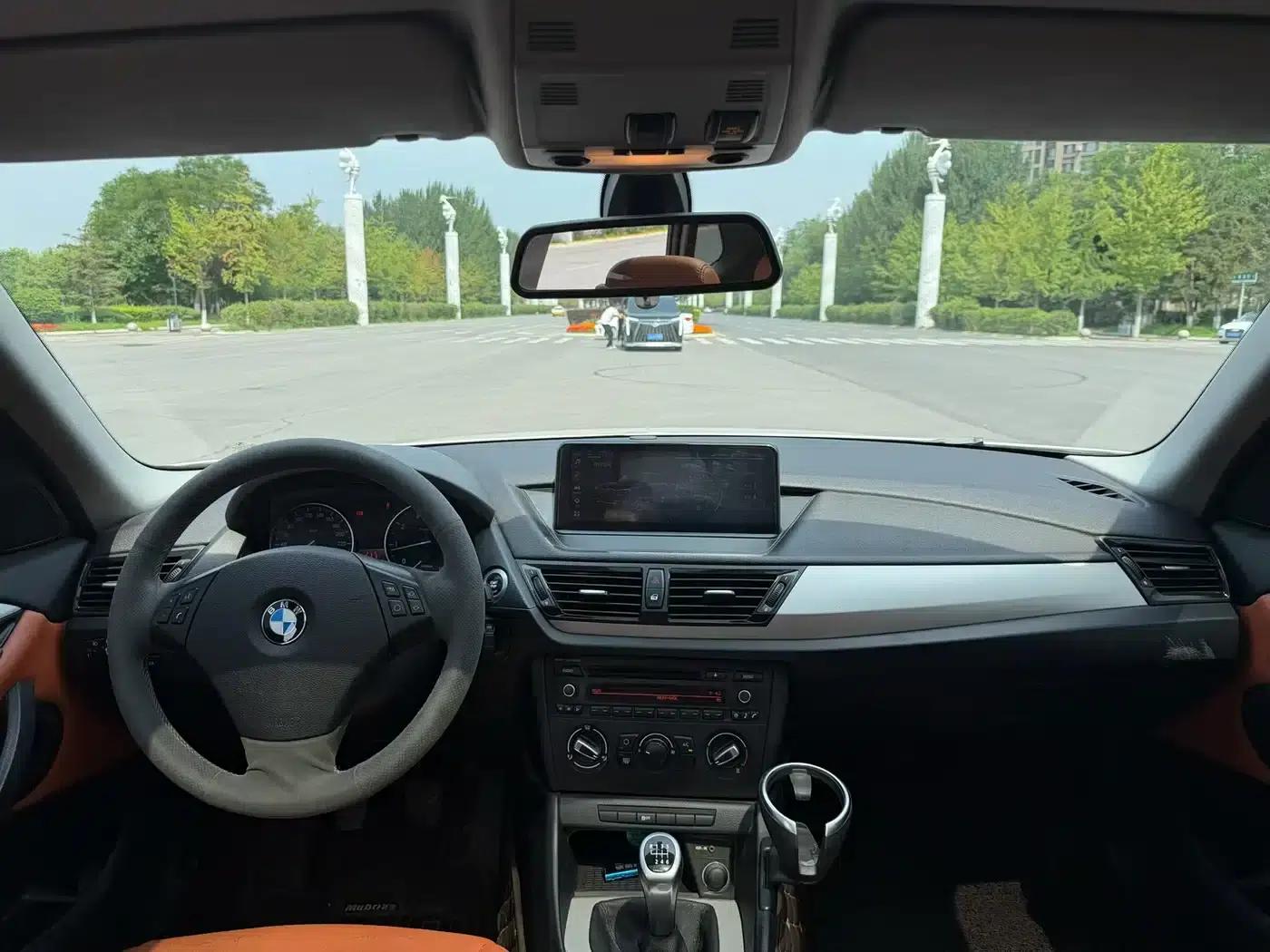 BMW X1 2013 sDrive18i Manual — миниатюра 6