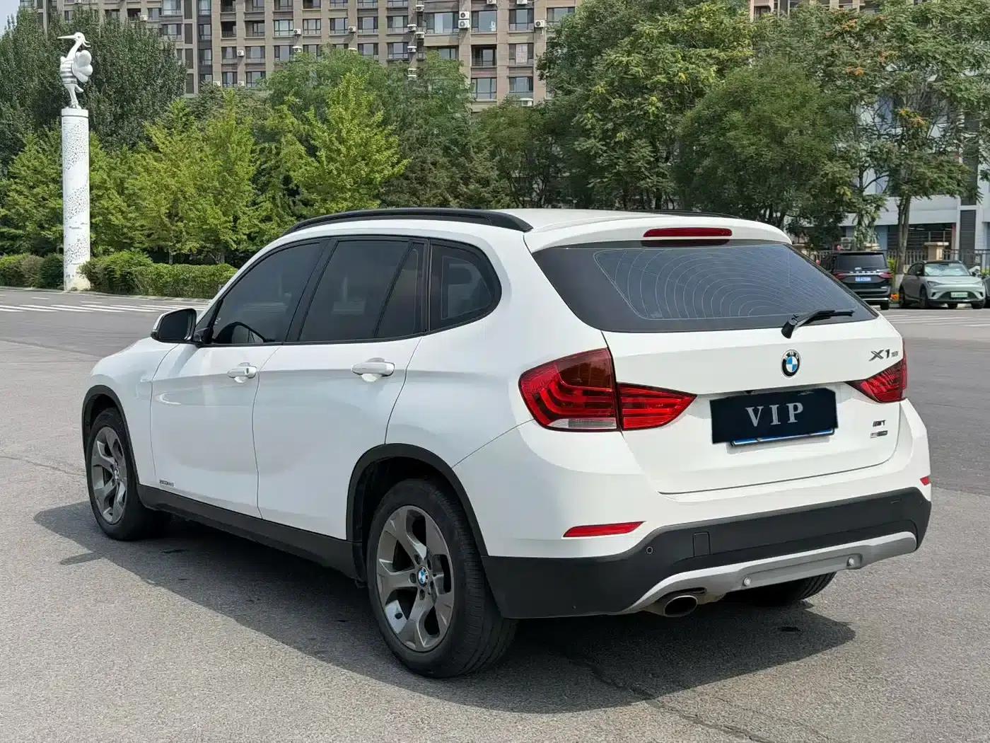 BMW X1 2013 sDrive18i Manual — миниатюра 7