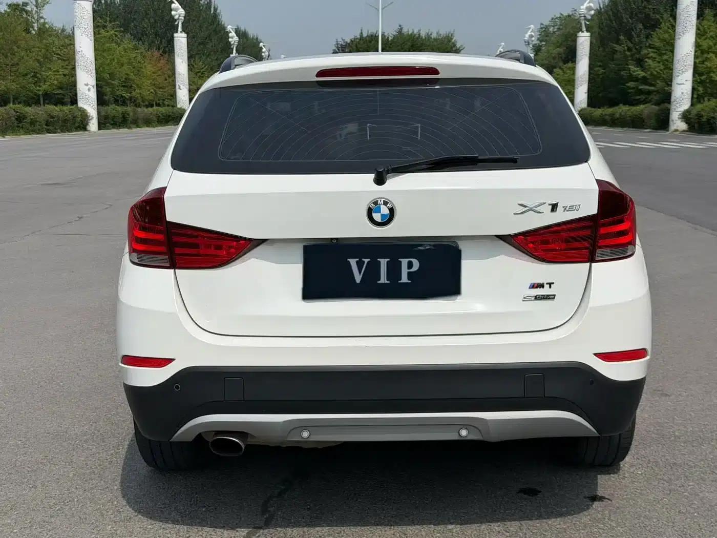 BMW X1 2013 sDrive18i Manual — миниатюра 8