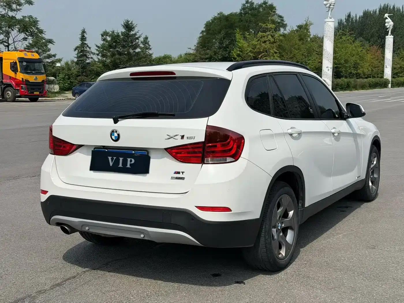 BMW X1 2013 sDrive18i Manual — миниатюра 9