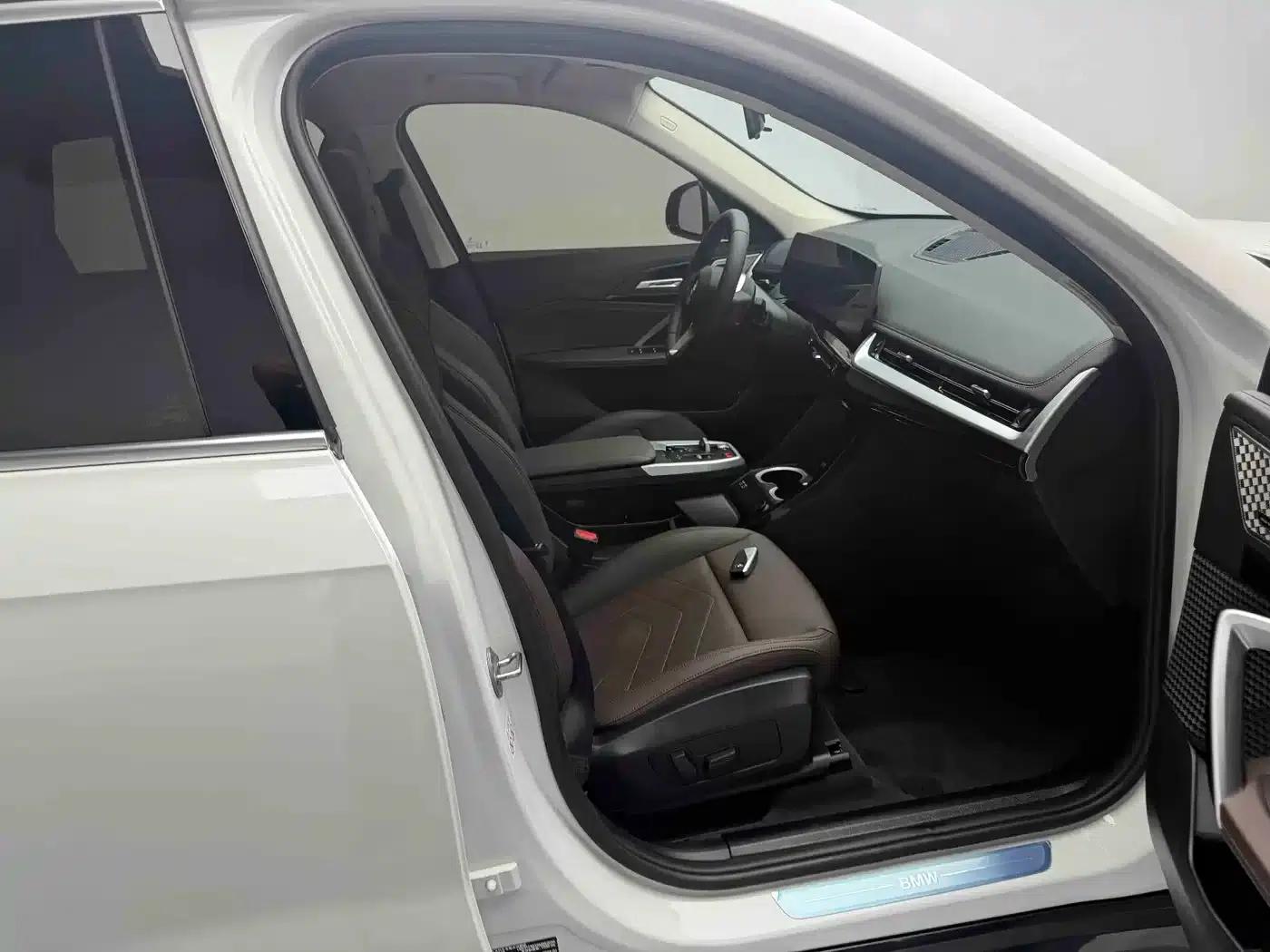 2024 BMW X1 sDrive25Li X Design Package — миниатюра 7