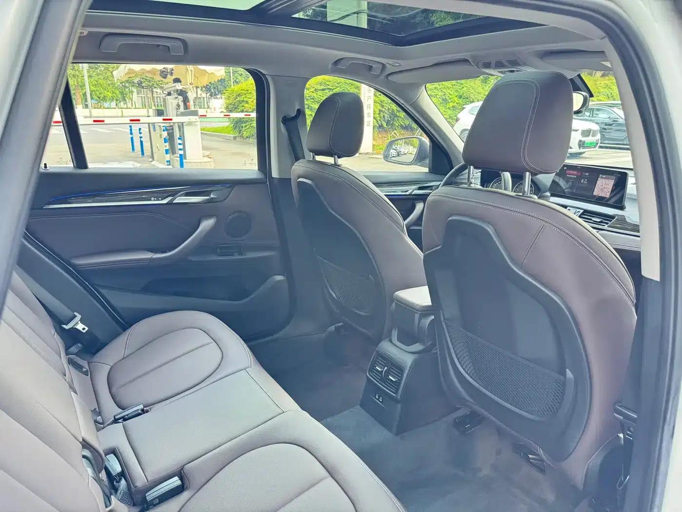 BMW X1 2020 xDrive25Li Premium — миниатюра 11