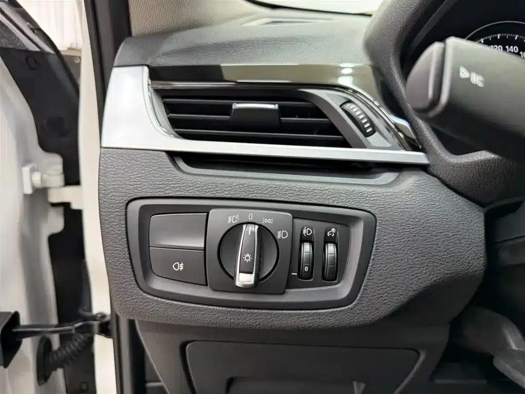 BMW X1 2022 sDrive20Li Fashion Edition — миниатюра 9
