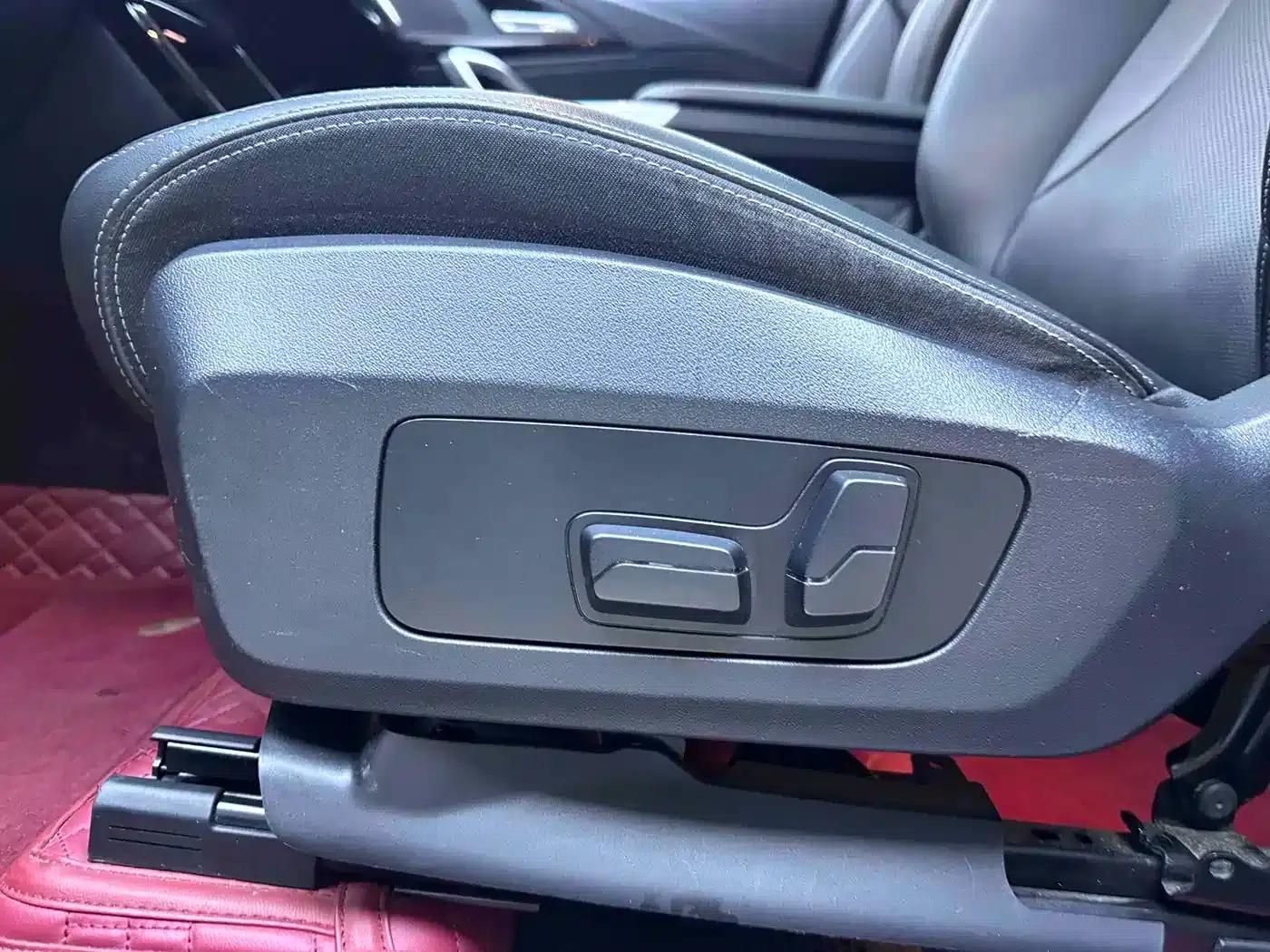 2023 BMW X1 sDrive20Li X Design Package — миниатюра 17