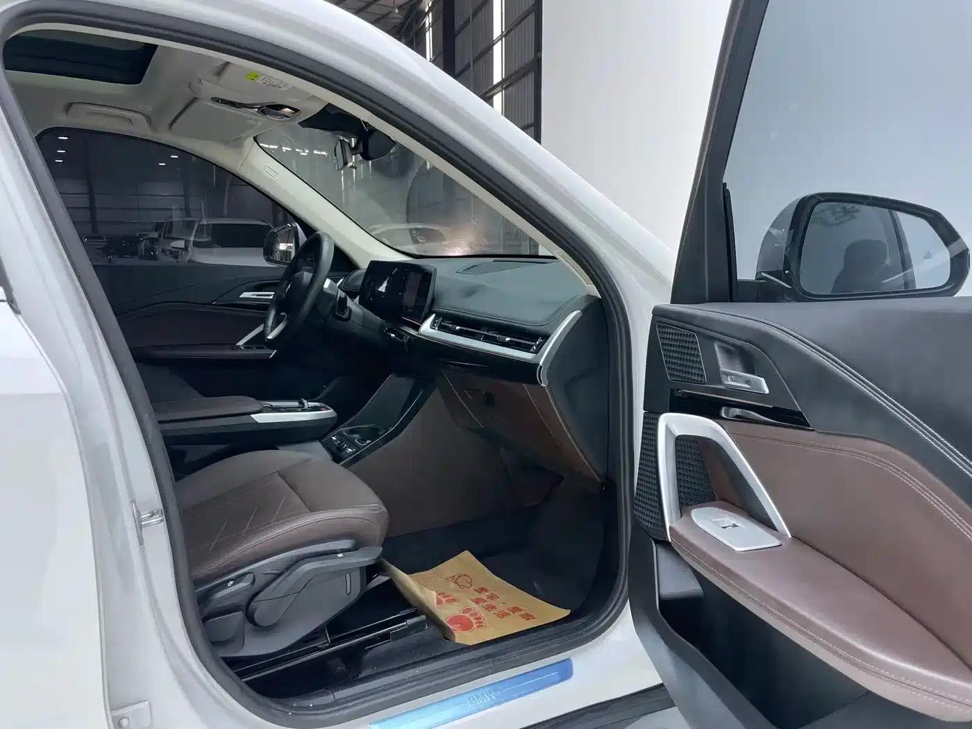 2023 BMW X1 sDrive20Li X Design Package — миниатюра 23
