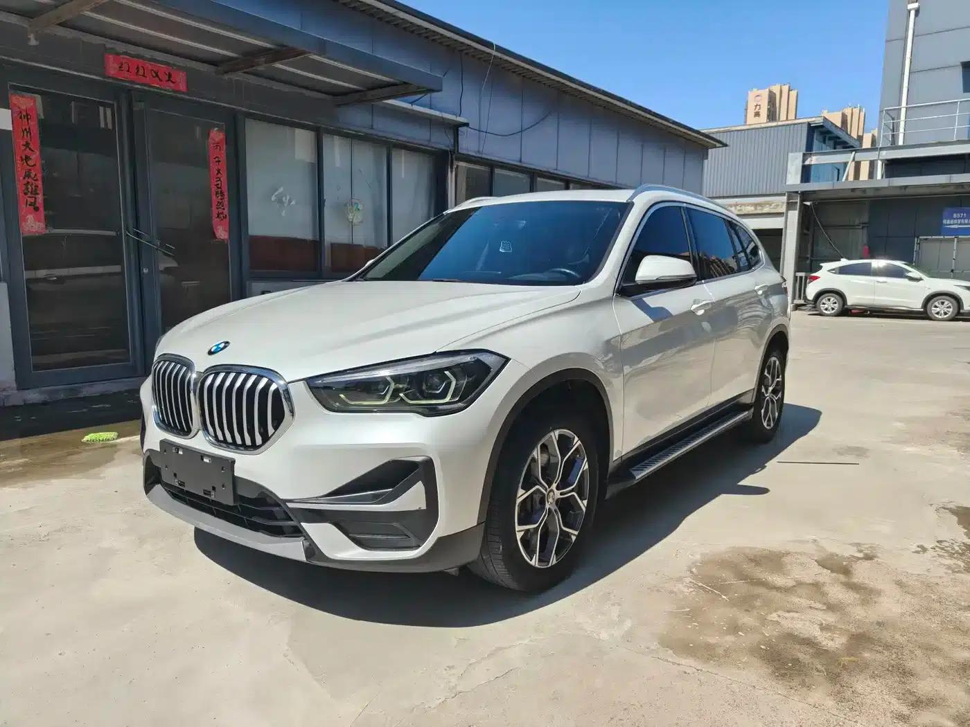 BMW X1 2021 sDrive25Li Leading Edition — миниатюра 1