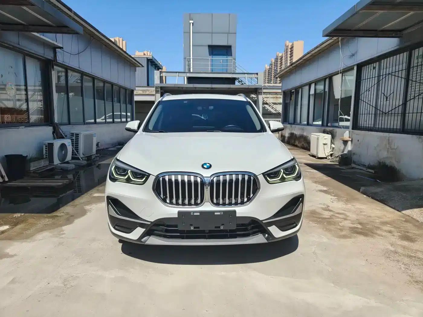 BMW X1 2021 sDrive25Li Leading Edition — миниатюра 2