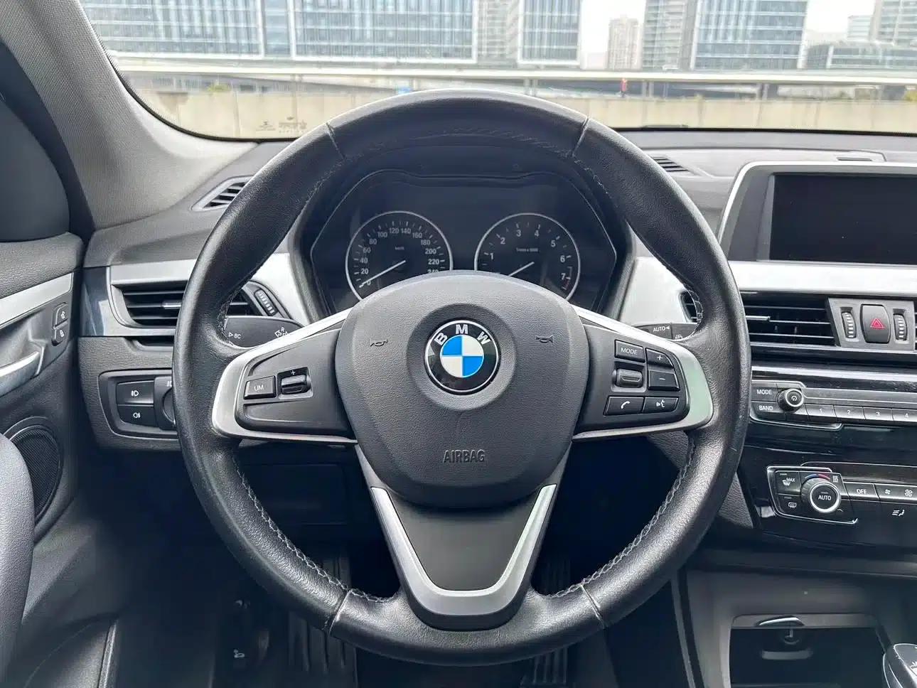 BMW X1 2016 sDrive18Li Fashion Edition — миниатюра 12