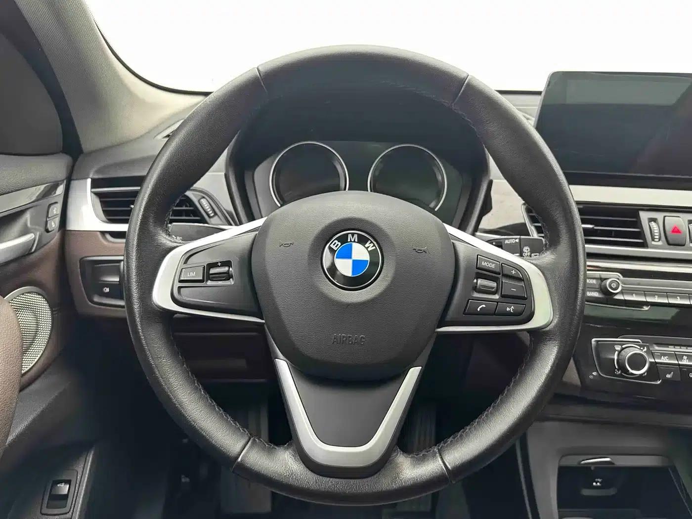 BMW X1 2022 sDrive20Li Fashion Edition — миниатюра 16