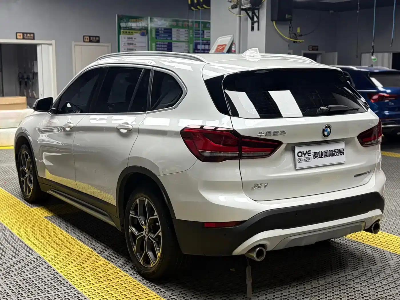 BMW X1 2022 sDrive20Li Premium — миниатюра 4