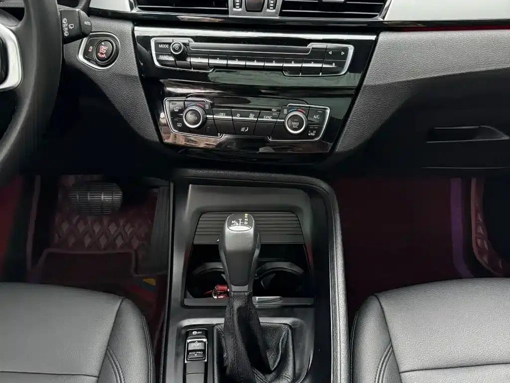 BMW X1 2018 sDrive18Li Fashion Edition — миниатюра 16
