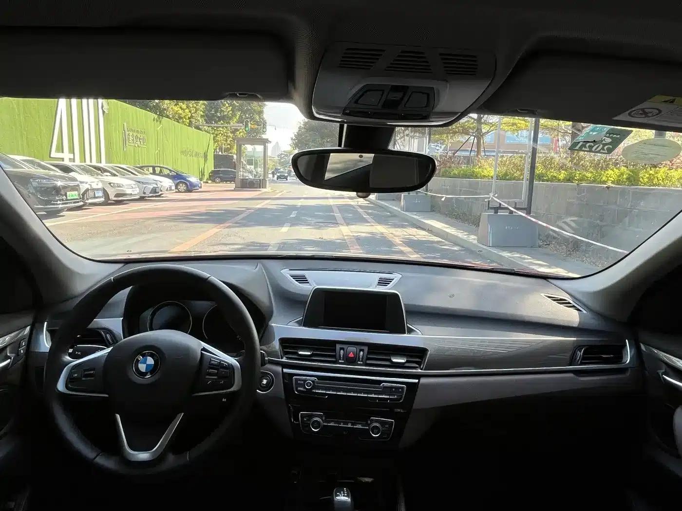 BMW X1 2019 sDrive18Li Premium — миниатюра 11