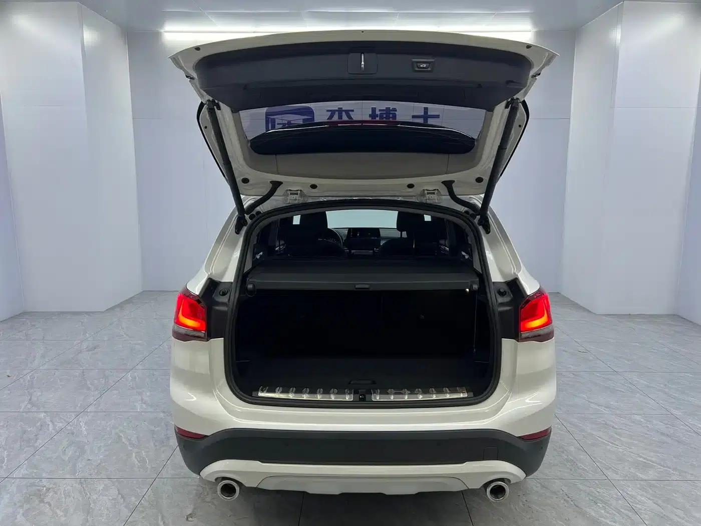 BMW X1 2022 sDrive20Li Fashion Edition — миниатюра 16