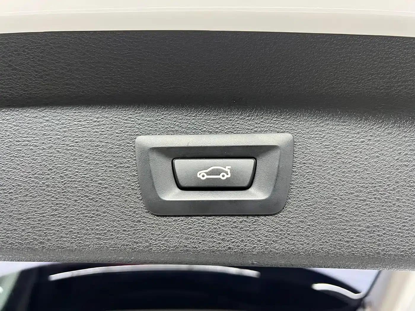 BMW X1 2022 sDrive20Li Fashion Edition — миниатюра 17