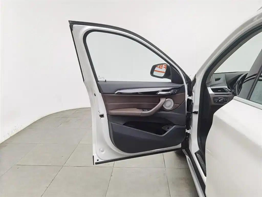 BMW X1 2021 sDrive20Li Premium — миниатюра 8