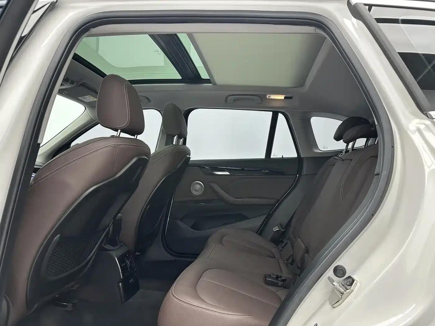 BMW X1 2022 sDrive20Li Premium — миниатюра 6